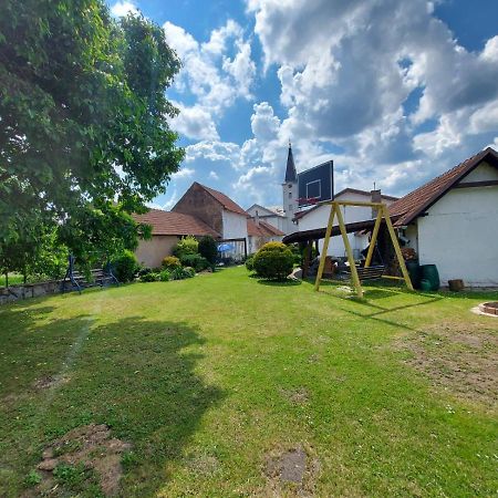 Penzion Spissky Dvor Smižany Exteriör bild