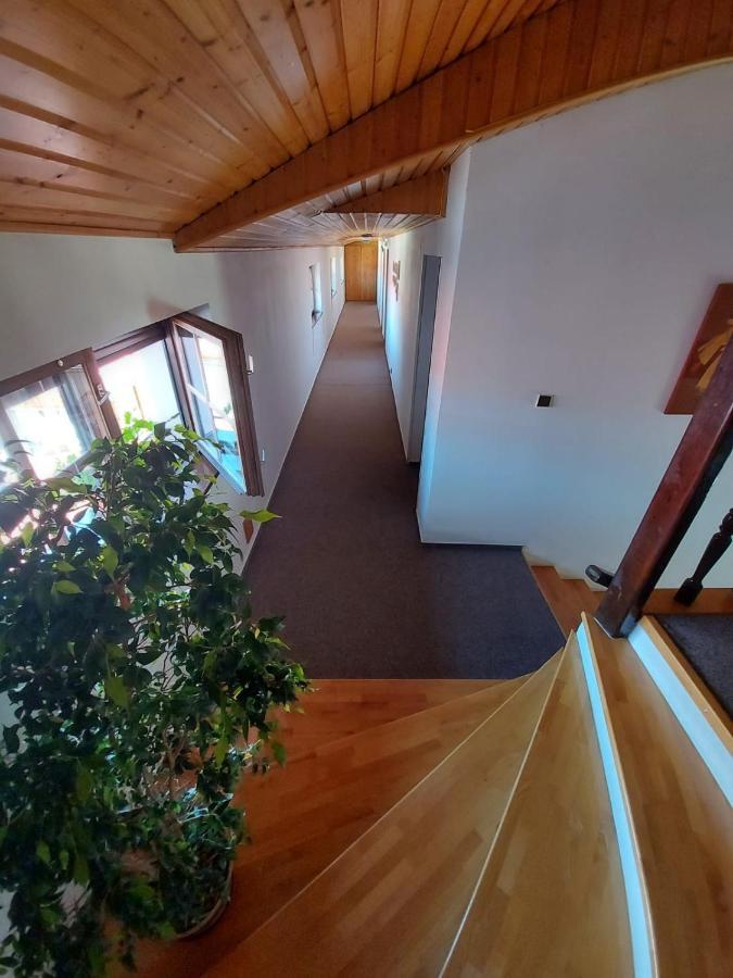Penzion Spissky Dvor Smižany Exteriör bild